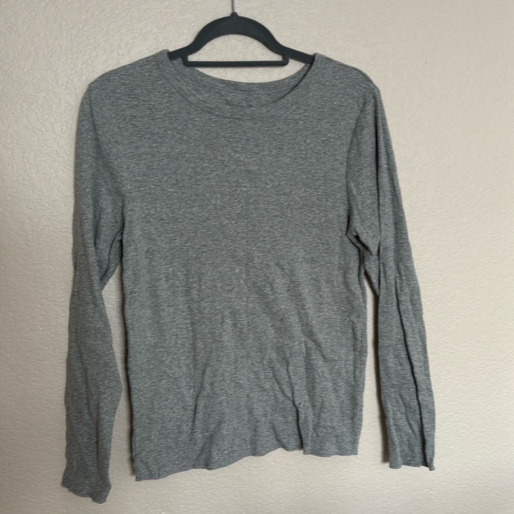Gray long sleeve shirt